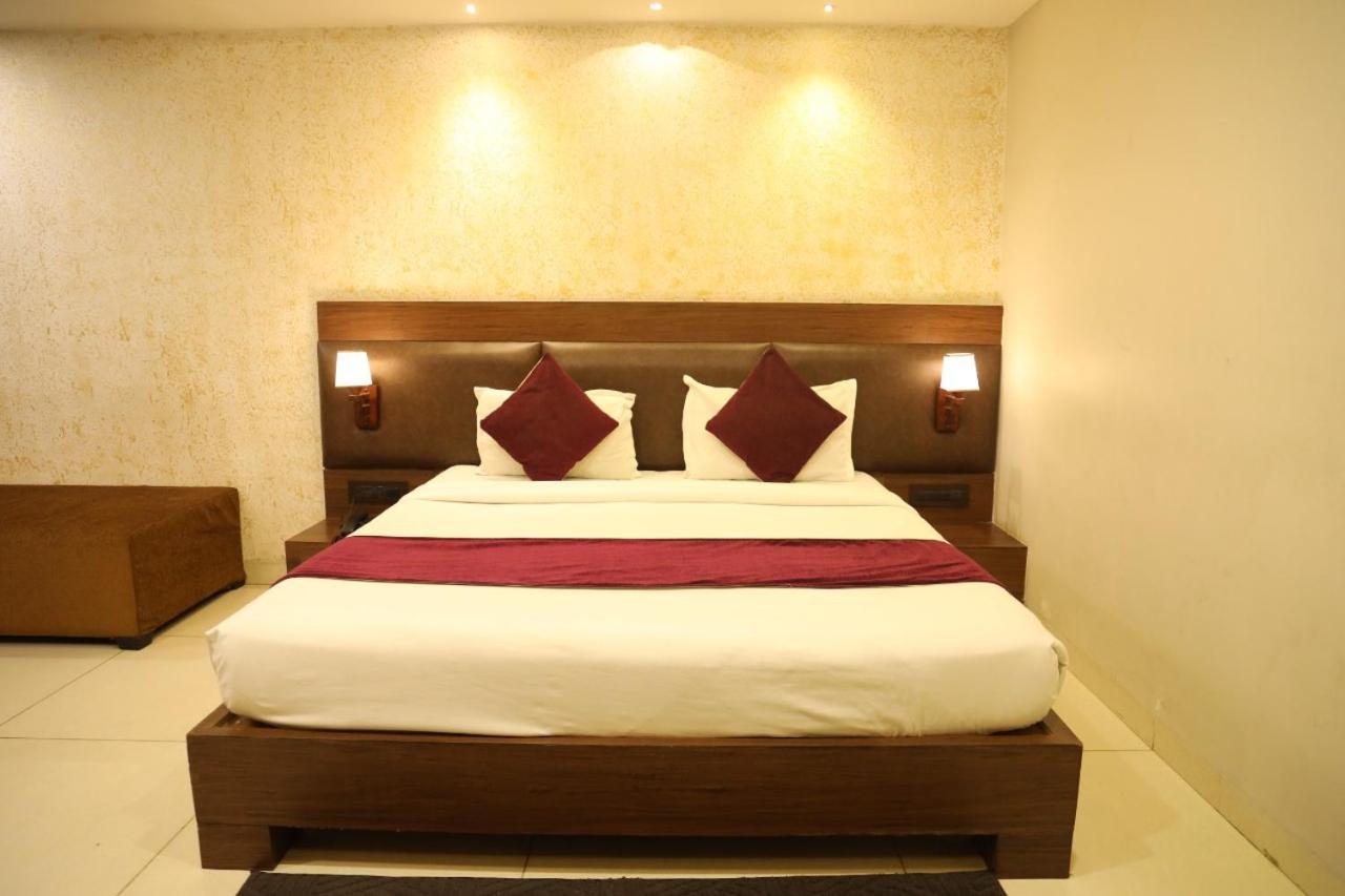 Hotel La Pearl Naiapura Εξωτερικό φωτογραφία
