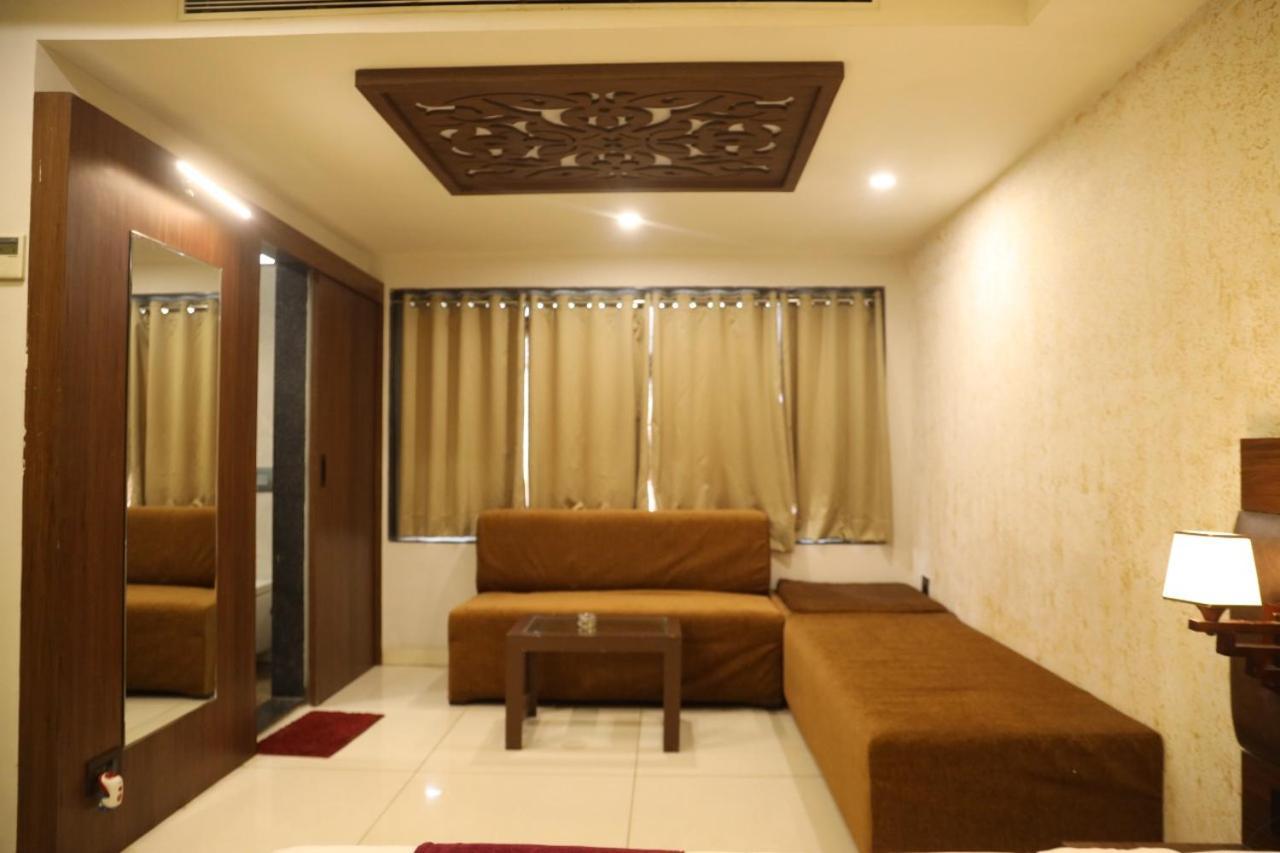 Hotel La Pearl Naiapura Εξωτερικό φωτογραφία
