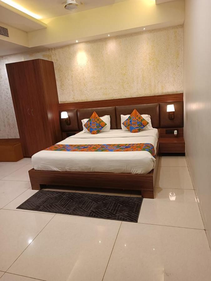 Hotel La Pearl Naiapura Εξωτερικό φωτογραφία